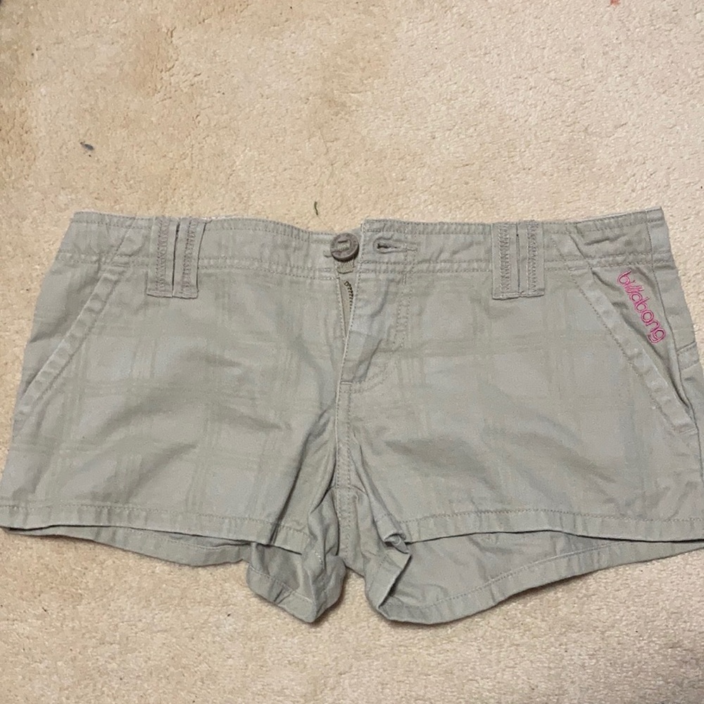 Billabong tan low rise short shorts size 1